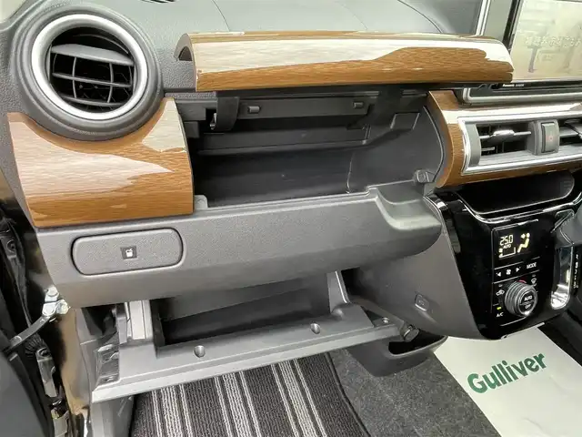 トヨタ ピクシスジョイ F Gターボ SAⅢ プライムコレ 宮崎県 2021(令3)年 5.7万km ブラックマイカメタリック 〇ワンオーナー/〇社外ナビ/〇フルセグTV/〇バックカメラ/〇ETC/〇スマートアシスト３/〇衝突回避支援ブレーキ機能（対車両・歩行者）/〇衝突警報機能/〇車線逸脱警報機能/〇LEDヘッドランプ/〇オートライト/〇オートエアコン/〇シルバー加飾付き革巻きステアリングホイール/〇ステアリングスイッチ/〇ブラック合皮シート/〇前席シートヒーター/〇純正15インチアルミ/〇キーフリーシステム/プッシュボタンスタート/〇禁煙車