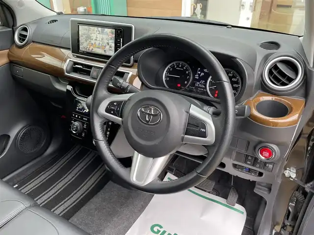 トヨタ ピクシスジョイ F Gターボ SAⅢ プライムコレ 宮崎県 2021(令3)年 5.7万km ブラックマイカメタリック 〇ワンオーナー/〇社外ナビ/〇フルセグTV/〇バックカメラ/〇ETC/〇スマートアシスト３/〇衝突回避支援ブレーキ機能（対車両・歩行者）/〇衝突警報機能/〇車線逸脱警報機能/〇LEDヘッドランプ/〇オートライト/〇オートエアコン/〇シルバー加飾付き革巻きステアリングホイール/〇ステアリングスイッチ/〇ブラック合皮シート/〇前席シートヒーター/〇純正15インチアルミ/〇キーフリーシステム/プッシュボタンスタート/〇禁煙車