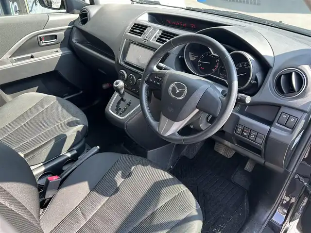 マツダ プレマシー 20S スカイアクティブ 滋賀県 2015(平27)年 4.9万km ラディアントエボニーマイカ 禁煙車/社外ナビ/（CD/DVD/BT/フルセグTV/FM/AM）/バックカメラ/ETC/両側パワースライドドア/ステアリングスイッチ/アイドリングストップ/HIDヘッドライト/ドアバイザー/純正フロアマット/プッシュスタート/スマートキー