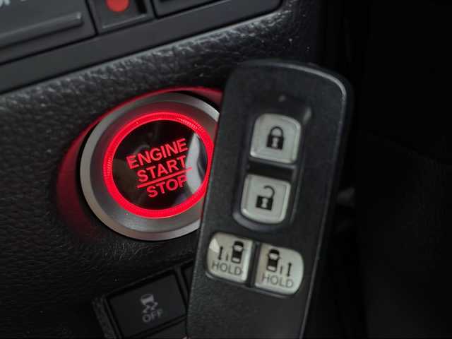ホンダ Ｎ ＢＯＸ カスタム G L ターボ ホンダセンシング 新潟県 2019(平31)年 3.2万km クリスタルブラックパール ４WD/ホンダセンシング/ターボ/ワンオーナー/禁煙車/社外SDナビ/　　CD/DVD/AM/FM/フルセグ/BT/SD/iPod/バックモニター/両側パワースライドドア/アダプティブクルーズコントロール/LEDオートライト/ハーフレザーシート/前席シートヒーター/15インチ純正アルミホイール付/パドルシフト/ステアリングスイッチ/USBポート/後席サンシェード/スペアキー/スマートキー/ETC