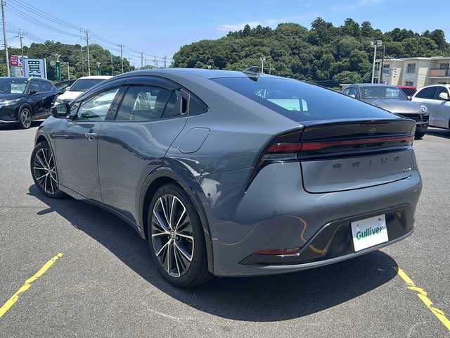 トヨタ プリウス 茨城県 2023(令5)年 1.7万km グレーⅡ セーフティーセンス/純正ナビ/アラウンドビューモニター/バックカメラ サイドカメラ フロントカメラ/LEDオートライト/クルーズコントロール/レザーシート/純正19インチアルミホイール/パワーシート/シートヒーター/スペアタイヤ/前後ドラレコ/ステアリングヒーター/スマートキー/ETC