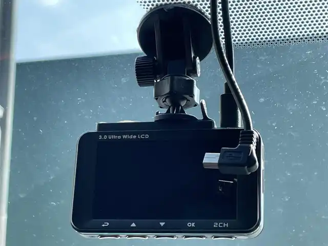 トヨタ シエンタ G 滋賀県 2020(令2)年 6.7万km ラディアントグリーンM 禁煙車/純正ナビ/（CD/DVD/BT/SD/フルセグ）/12型フリップダウンモニター/両側電動スライドドア/バックカメラ/ビルトインETC/前後ドライブレコーダー/レーダー（ASSURA：VA-303E）/衝突被害軽減ブレーキ/オートハイビーム/レーンキープアシスト/プッシュスタート/オートエアコン