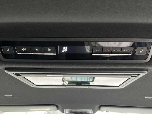 トヨタ ヴォクシー S－Z 岐阜県 2023(令5)年 1.9万km スパークリングブラックパールクリスタルシャイン 登録時走行距離18264km/純正８型SDナビ　/Blue tooth/CD/DVD/USB可/フルセグテレビ　/両側パワースライドドア　/純正後席用14型モニター　/デジタルインナーミラー　/バックカメラ　/３眼ＬＥＤヘッドライト　/オートライト/オートマチックハイビーム/レーダークルーズコントロール　/コーナーセンサー前後/スマートキー　/スペアキー１本　/ビルトインＥＴＣ2.0/ドライブレコーダー前方/プッシュスタート/エアコンWAC/ハーフレザーシート/3列シート/シートヒーター前席+2列目/オットマン2列目/フルフラットシート/社外フロアマット/電動リアゲート/純正17アルミホイール/ABS/横滑り防止装置/レーンキープアシスト/エアバッグW+サイド