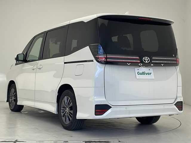 トヨタ ヴォクシー S－G 沖縄県 2022(令4)年 4.6万km ホワイトパールクリスタルシャイン 純正ディスプレイオーディオ/（フルセグTV/FM・AM/Bluetooth）　/バックモニター　/トヨタセーフティーセンス　/ワンオーナー　/両側パワスラ　/純正１６インチＡＷ　/オートライト/ＥＴＣ/スマートキー/純正フロアマット/クルコン