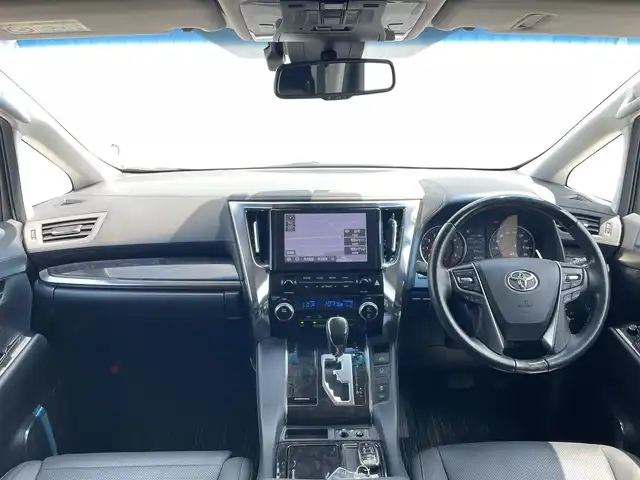 トヨタ アルファード S Cパッケージ 滋賀県 2020(令2)年 4.7万km ホワイトパールクリスタルシャイン 純正メモリーナビ/(BT/フルセグ)/両側電動スライドドア/後席用モニター/バックカメラ/パドルシフト/ステアリングヒーター/ステアリングスイッチ/追従クルーズコントロール/メモリ付きパワーシート/レーンキープアシスト/パーキングアシスト/盗難防止装置/電動リアゲート/三眼LEDヘッドライト/オートマチックハイビーム/クリアランスソナー/ビルトインETC/純正フロアマット/スペアキー/取扱説明書