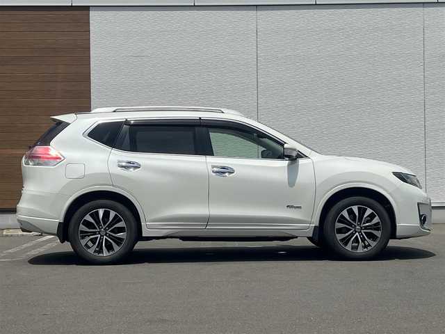 日産 エクストレイル ハイブリッド モード・プレミア 秋田県 2016(平28)年 9.7万km ブリリアントホワイトパール ４WD/衝突軽減システム/LEDヘッドライト/社外アルミ/スマートキー/アイドリングストップ/プッシュスタート/コーナーセンサー/ダウンヒルアシストコントロール/ステアリングスイッチ/前席シートヒーター/純正エンジンスターター/ETC/ルーフレール/純正フロアマット/純正ドアバイザー/オートライト/オートエアコン/パワーステアリング/パワーウィンドウ/横滑り防止/電動格納ウィンカーミラー/保証書/取扱説明書/記録簿