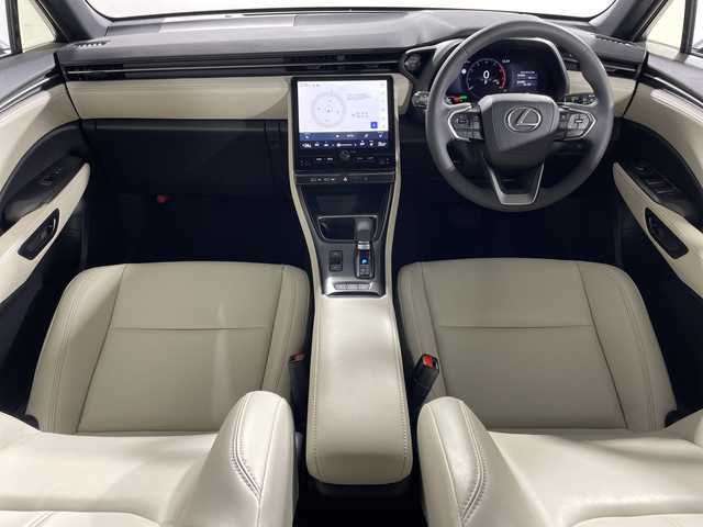 レクサス ＬＢＸ エレガント 神奈川県 2024(令6)年 0.4万km ブラックマイカ Lexus Safety System+/純正ディスプレイオーディオ/・BT/フルセグTV/USB/MiraCast/アラウンドビューモニター/レザーシート/パワーシート(D)/シートヒーター(D/N)/メモリシート(D)/電動サイドブレーキ/オートブレーキホールド/スマートキー/スペアキー(2本)/プッシュスタートボタン/ビルトインETC2.0/パワーバックドア/革巻きステアリング/ステアリングスイッチ/Autoライト/SOSコール/自動防眩ミラー/LEDヘッドライト/フォグランプ/ステアリングヒーター/電動格納ミラー/ウィンカーミラー/タイプコネクト/純正アルミホイール/社外フロアマット