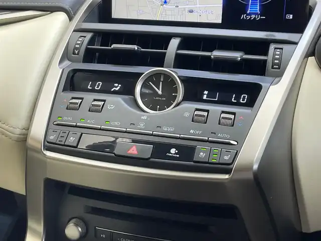 レクサス ＮＸ 300h バージョンL 岩手県 2020(令2)年 3.9万km ソニックチタニウム 4WD/ムーンルーフ/三眼フルLED/全周囲カメラ/レクサスセーフティシステム+/衝突被害軽減システム/レーダークルーズコントロール/横滑り防止装置/本革シート/ETC2.0/フルセグTV/MTモード付きAT/電動リアゲート/ドライブレコーダー/純正ナビ/純正フロアマット/純正アルミホイール18インチ/パワーシート/シートヒーター/コーナーセンサー/レーンアシスト/オートライト/オートマチックハイビーム/ハンドルヒーター/シートメモリー