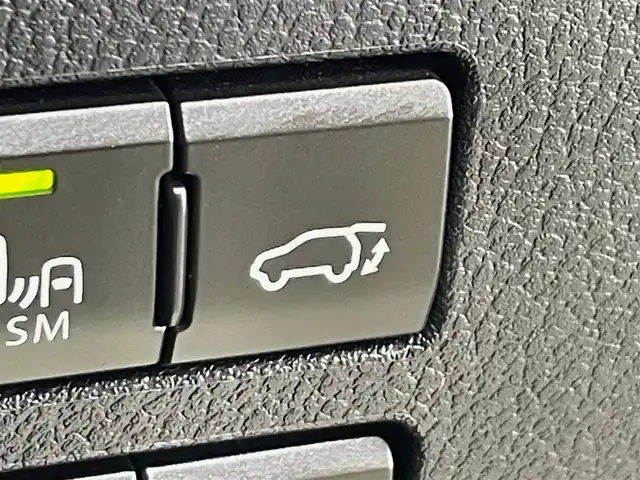 レクサス ＮＸ 300h バージョンL 岩手県 2020(令2)年 3.9万km ソニックチタニウム 4WD/ムーンルーフ/三眼フルLED/全周囲カメラ/レクサスセーフティシステム+/衝突被害軽減システム/レーダークルーズコントロール/横滑り防止装置/本革シート/ETC2.0/フルセグTV/MTモード付きAT/電動リアゲート/ドライブレコーダー/純正ナビ/純正フロアマット/純正アルミホイール18インチ/パワーシート/シートヒーター/コーナーセンサー/レーンアシスト/オートライト/オートマチックハイビーム/ハンドルヒーター/シートメモリー
