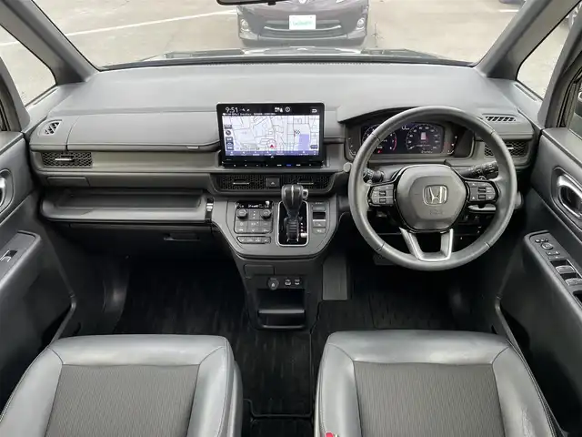 ホンダ ステップワゴン スパーダ 東京都 2022(令4)年 2.8万km クリスタルブラックパール １１．４型ホンダコネクトナビ＆フルセグ　/・AppleCarPlay＆AndroidAuto/・BluetoothAudio/・CD/SD/DVD/AM/FM/両側パワースライドドア　/パワーバックドア　/ブラインドスポットモニター　/ホンダセンシング/（安全運転支援システム）/・衝突軽減ブレーキ/・後方誤発進抑制機能/・歩行者事故低減ステアリング/・渋滞追従機能付クルーズコントロール/・車線維持支援システム/・先行者発進お知らせ機能/・誤発進抑制/・近距離衝突軽減ブレーキ/・標識認識機能/撥水ファブリックコンビシート /・前席シートヒーター/・キャプテンシート /ＬＥＤヘッドライト /シートバックテーブル/ビルトインETC/プッシュエンジンスタート/スマートキー