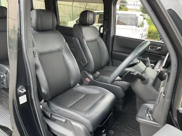 ホンダ ステップワゴン スパーダ 東京都 2022(令4)年 2.8万km クリスタルブラックパール １１．４型ホンダコネクトナビ＆フルセグ　/・AppleCarPlay＆AndroidAuto/・BluetoothAudio/・CD/SD/DVD/AM/FM/両側パワースライドドア　/パワーバックドア　/ブラインドスポットモニター　/ホンダセンシング/（安全運転支援システム）/・衝突軽減ブレーキ/・後方誤発進抑制機能/・歩行者事故低減ステアリング/・渋滞追従機能付クルーズコントロール/・車線維持支援システム/・先行者発進お知らせ機能/・誤発進抑制/・近距離衝突軽減ブレーキ/・標識認識機能/撥水ファブリックコンビシート /・前席シートヒーター/・キャプテンシート /ＬＥＤヘッドライト /シートバックテーブル/ビルトインETC/プッシュエンジンスタート/スマートキー