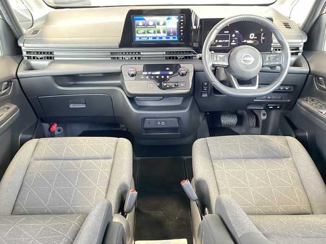 日産 セレナ X 栃木県 2023(令5)年 1.4万km ダークメタルグレー ディスプレイオーディオ/Bluetooth CD DVD/プロパイロット/追従式クルーズコントロール/電動パーキング/パドルシフト/ブレーキホールド/ドアバイザー/プッシュスタート/純正16インチアルミホイール/純正フロアマット/コーナーセンサー/レーンキープアシスト/オートライト/LEDヘッドライト/衝突被害軽減システム