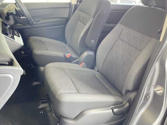 日産 セレナ X 栃木県 2023(令5)年 1.4万km ダークメタルグレー ディスプレイオーディオ/Bluetooth CD DVD/プロパイロット/追従式クルーズコントロール/電動パーキング/パドルシフト/ブレーキホールド/ドアバイザー/プッシュスタート/純正16インチアルミホイール/純正フロアマット/コーナーセンサー/レーンキープアシスト/オートライト/LEDヘッドライト/衝突被害軽減システム
