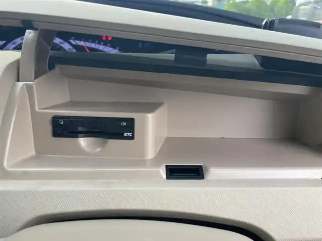 トヨタ エスティマ アエラス 愛知県 2013(平25)年 9.6万km ブラック (株)IDOMが運営する【じしゃロン豊川店】の自社ローン専用車両になります。こちらは現金またはオートローンご利用時の価格です。自社ローンご希望の方は別途その旨お申付け下さい/純正HDDナビ/　　〇ワンセグTV/　　〇Bluetooth/　　〇CD/DVD/社外フリップダウンモニター（アルパイン）/クルーズコントロール/ガラスルーフ/両側パワースライドドア/ETC/バックカメラ/純正AW/前後ドライブレコーダー