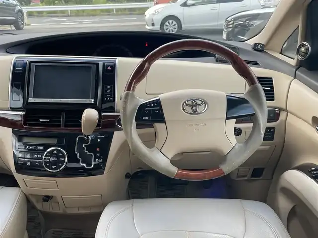 トヨタ エスティマ アエラス 愛知県 2013(平25)年 9.6万km ブラック (株)IDOMが運営する【じしゃロン豊川店】の自社ローン専用車両になります。こちらは現金またはオートローンご利用時の価格です。自社ローンご希望の方は別途その旨お申付け下さい/純正HDDナビ/　　〇ワンセグTV/　　〇Bluetooth/　　〇CD/DVD/社外フリップダウンモニター（アルパイン）/クルーズコントロール/ガラスルーフ/両側パワースライドドア/ETC/バックカメラ/純正AW/前後ドライブレコーダー