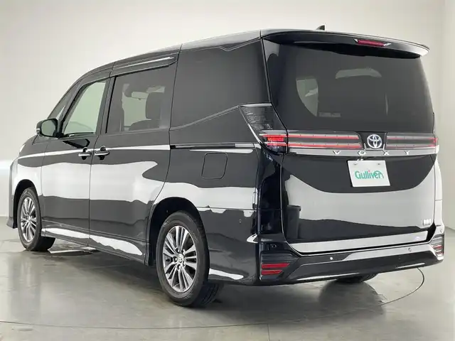 トヨタ ヴォクシー ハイブリッド S－G 愛知県 2022(令4)年 4万km アティチュードブラックマイカ 純正１０．５型ディスプレイナビ　全方位カメラ　禁煙車　純正１４型後席モニター　トヨタチームメイト　アドバンスドパーク　ＤＶＤデッキ　フルセグＴＶ　ＢＳＭ　ＨＤＭＩ　衝突軽減　車線逸脱　追従クルコン　ＡＣ１００Ｖ　セーフティセンス　コーナーセンサー　LEDオートライト　オートハイビーム　純正アルミホイール