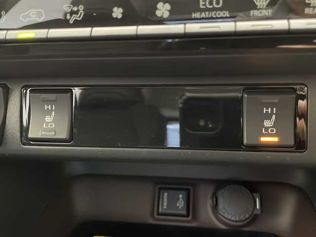 トヨタ ＲＡＶ４ ハイブリッドG 長野県 2020(令2)年 4万km センシュアルレッドマイカ 4WD/純正SDナビ（型番：NSZT-Y68T)/（フルセグTV＆CD＆USB＆SD＆HDMI＆FM・AM）/バックカメラ/トヨタセーフティーセンス/LTA/PCS/BSM/RCTA/PKSB/RSA/レーダークルーズコントロール/クリアランスソナー/ETC/置くだけ充電/メモリー式パワーシート（D席）/電動リアゲート/ステアリングヒーター/ステアリングスイッチ/シートヒーター（前席）/ドアバイザー/18インチ純正アルミホイール/純正マット/LEDヘッドライト/オートマチックハイビーム/フォグランプ/スマートキー/スペアキー/保証書/取扱説明書