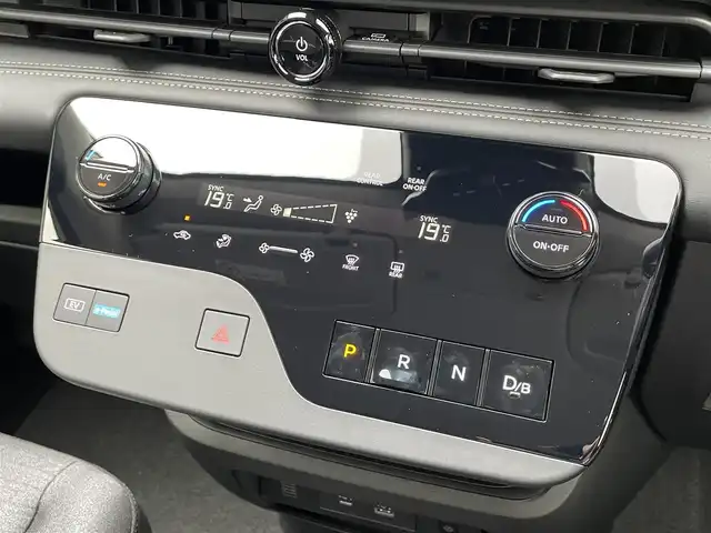 日産 セレナ e－パワー ハイウェイスター V 滋賀県 2025(令7)年 0.1千km プリズムホワイト 登録済未使用車/純正12.3インチナビ/Bluetooth/USB/HDMI/フルセグTV/全方位カメラ/プロパイロット/純正フリップダウンモニター/ハーフレザー/両側パワースライドドア/デジタルインナーミラー/前後ドライブレコーダー/ETC2.0/LEDヘッドライト/オートライト/オートハイビーム/スマートキー
