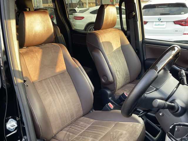 トヨタ エスクァイア ハイブリッド Gi プレミアムパッケージ 山口県 2020(令2)年 7.5万km ブラック Toyota Safety Sense C/(衝突回避支援/レーンディパーチャーアラート/オートマチックハイビーム)/フロントエアロ（TRD　SPORTIRO）/社外１１インチメモリナビ(アルパイン　EX11Z-EQ)/（AM/FM/CD/DVD/BT/フルセグ）/バックカメラ/両側電動スライドドア/クルーズコントロール/LEDオートライト/ハーフレザーシート/シートヒーター/１７インチアルミホイール/ドライブレコーダー　（AG421-DRC）/スマートキー/ビルトインETC