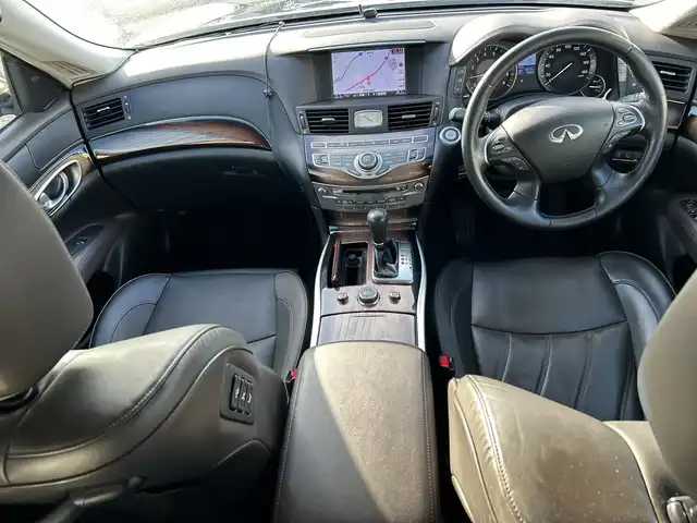 日産 フーガ ハイブリッド VIP 千葉県 2015(平27)年 8万km ダークブルー レザーシート　ナビ　全方位カメラ　ＣＤ　ＴＶ　ＥＴＣ　追従クルコン　後方検知　電動シート　エアーシート　シートヒーター　電動トランク　２０ＡＷ　純正ＡＷ車載 スマートキー インフィニティエンブレム