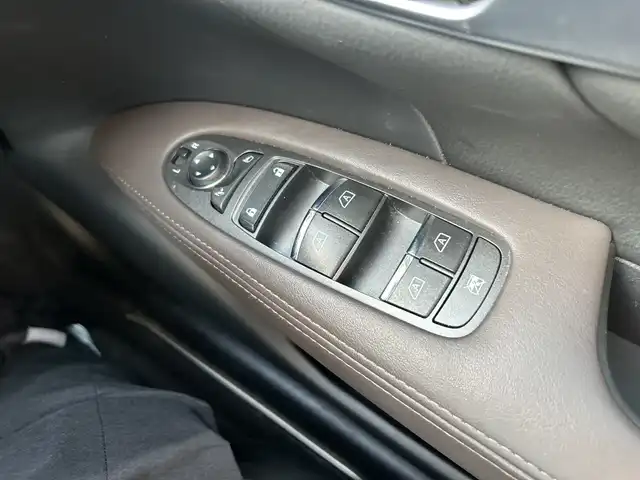 日産 フーガ ハイブリッド VIP 千葉県 2015(平27)年 8万km ダークブルー レザーシート　ナビ　全方位カメラ　ＣＤ　ＴＶ　ＥＴＣ　追従クルコン　後方検知　電動シート　エアーシート　シートヒーター　電動トランク　２０ＡＷ　純正ＡＷ車載 スマートキー インフィニティエンブレム
