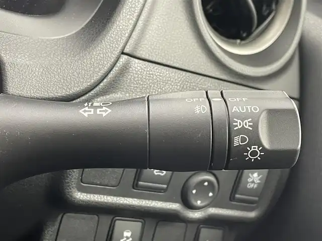 日産 ノート e－パワー X 茨城県 2018(平30)年 2.2万km インペリアルアンバーP 純正ワイドナビ/Bluetooth/フルセグ/radio/CD/DVD/アラウンドビューモニター/ETC/ドラレコ/レーンキープアシスト/前後コーナーセンサー/純正AW/LEDヘッドライト/オートライト/アイドリングストップ