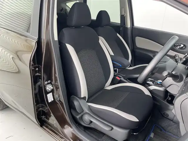 日産 ノート e－パワー X 茨城県 2018(平30)年 2.2万km インペリアルアンバーP 純正ワイドナビ/Bluetooth/フルセグ/radio/CD/DVD/アラウンドビューモニター/ETC/ドラレコ/レーンキープアシスト/前後コーナーセンサー/純正AW/LEDヘッドライト/オートライト/アイドリングストップ