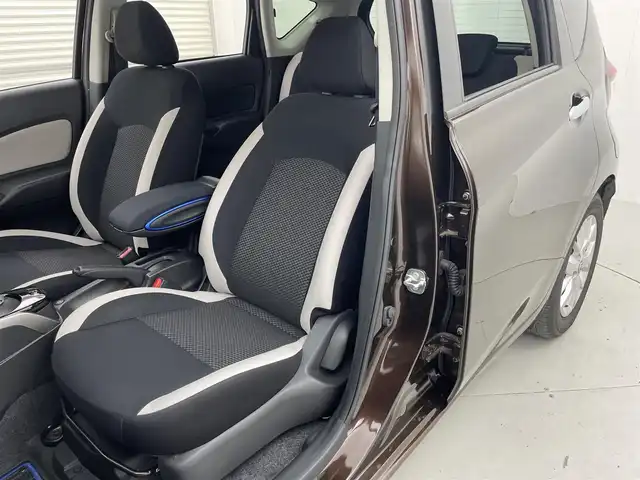 日産 ノート e－パワー X 茨城県 2018(平30)年 2.2万km インペリアルアンバーP 純正ワイドナビ/Bluetooth/フルセグ/radio/CD/DVD/アラウンドビューモニター/ETC/ドラレコ/レーンキープアシスト/前後コーナーセンサー/純正AW/LEDヘッドライト/オートライト/アイドリングストップ