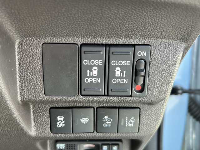 ホンダ フリード ハイブリット G ホンダセンシング 岐阜県 2019(令1)年 2.7万km シーグラスブルーパール 登録時走行距離26919km/純正ナビ/フルセグＴＶ/バックモニター/両側パワースライドドア/ラジアルタイヤ（４本)/クルーズコントロール/レーンキープアシスト/シートヒーター/純正フロアマット/前後ドライブレコーダー/禁煙車/プッシュスタート/スマートキー/後席サンシェード/衝突被害軽減システム/LEDヘッドライト/オートライト/社外15インチアルミホイール/CDチェンジャー/Bluetooth接続/USB入力端子/ETC