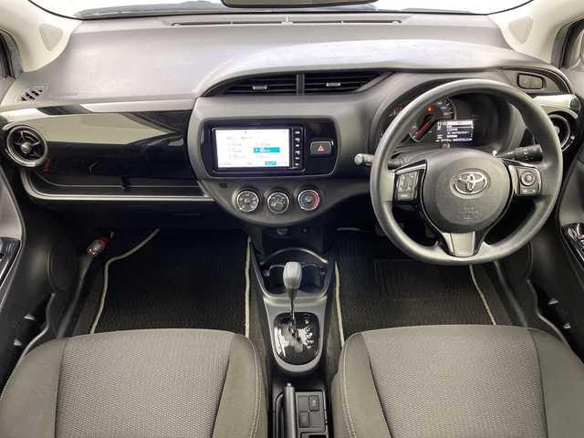 トヨタ ヴィッツ F セーフティーエディションⅢ 岐阜県 2019(令1)年 3.8万km ダークブルーマイカ 純正SDナビ（NSZT-W68T）/フルセグ/BT/DVD/バックカメラ/社外ETC/純正ドライブレコーダー/トヨタセーフティセンス/・プリクラッシュセーフティ/・レーンディパーチャーアラート/・オートマチックハイビーム/・クリアランスソナー/先行車発進/アイドリングストップ/純正フロアマット/サイドバイザー/社外14インチAW/LEDオートライト/フォグランプ