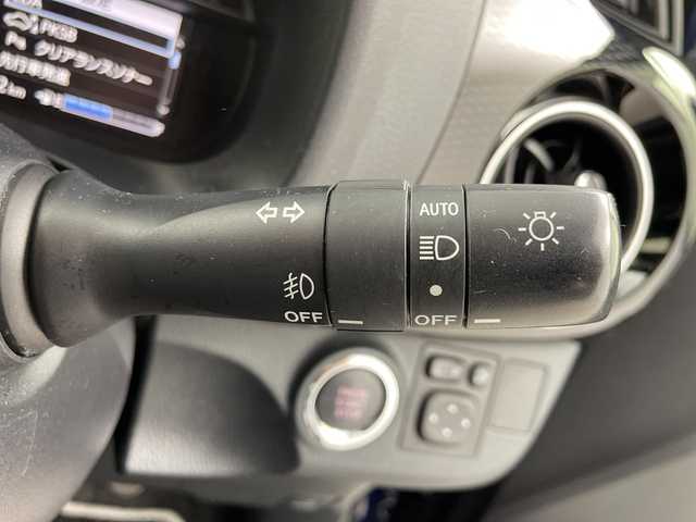 トヨタ ヴィッツ F セーフティーエディションⅢ 岐阜県 2019(令1)年 3.8万km ダークブルーマイカ 純正SDナビ（NSZT-W68T）/フルセグ/BT/DVD/バックカメラ/社外ETC/純正ドライブレコーダー/トヨタセーフティセンス/・プリクラッシュセーフティ/・レーンディパーチャーアラート/・オートマチックハイビーム/・クリアランスソナー/先行車発進/アイドリングストップ/純正フロアマット/サイドバイザー/社外14インチAW/LEDオートライト/フォグランプ