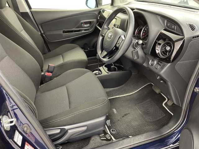 トヨタ ヴィッツ F セーフティーエディションⅢ 岐阜県 2019(令1)年 3.8万km ダークブルーマイカ 純正SDナビ（NSZT-W68T）/フルセグ/BT/DVD/バックカメラ/社外ETC/純正ドライブレコーダー/トヨタセーフティセンス/・プリクラッシュセーフティ/・レーンディパーチャーアラート/・オートマチックハイビーム/・クリアランスソナー/先行車発進/アイドリングストップ/純正フロアマット/サイドバイザー/社外14インチAW/LEDオートライト/フォグランプ