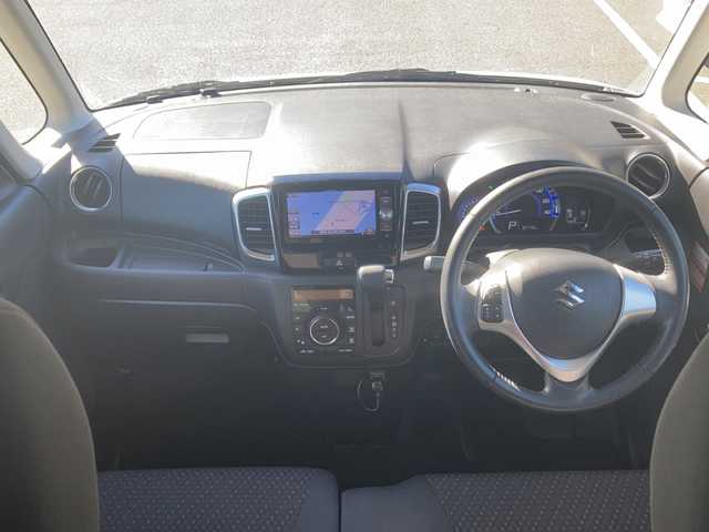 スズキ スペーシア カスタム XS 佐賀県 2017(平29)年 8.3万km クリスタルホワイトP Carrozzeriaナビ/バックカメラ/両側パワースライドドア/デュアルカメラブレーキサポート/路線逸脱警報機能/シートヒーター/ドライブレコーダー/ETC/アイドリングストップ/プッシュスタート/スマートキー/HIDヘッドライト/フォグライト/純正アルミホイール