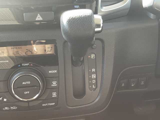 スズキ スペーシア カスタム XS 佐賀県 2017(平29)年 8.3万km クリスタルホワイトP Carrozzeriaナビ/バックカメラ/両側パワースライドドア/デュアルカメラブレーキサポート/路線逸脱警報機能/シートヒーター/ドライブレコーダー/ETC/アイドリングストップ/プッシュスタート/スマートキー/HIDヘッドライト/フォグライト/純正アルミホイール