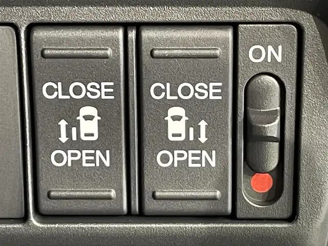 ホンダ フリード ハイブリット e:HEV クロスター 愛知県 2025(令7)年 0.1千km クリスタルブラックパール 登録済未使用車　/純正９インチナビ　/(FM/AM/フルセグTV/AppleCarPlay/AndroidAuto/Bluetooth)/ホンダセンシング　/　　-衝突軽減ブレーキ　/　　-誤発進抑制機能/　　-路線逸脱抑制機能/　　-アダプティブクルーズコントロール/　　-先行車発進お知らせ機能/　　-標識認識機能/　　-オートハイビーム/両側パワースライドドア　/シートヒーター　/ＬＥＤヘッドライト　/LEDフォグランプ/バックカメラ　/コーナーセンサー　/ブラインドスポットモニター　/ＵＳＢ接続　/アクセサリーソケット/ISOFIX/プッシュスタート/　　-スマートキー/電動パーキングブレーキ