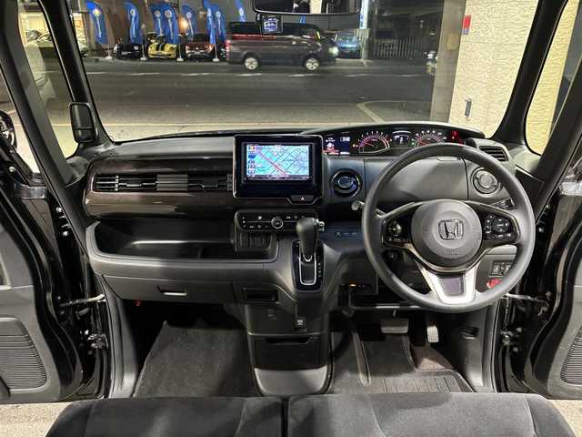 ホンダ Ｎ ＢＯＸ カスタム G L ホンダセンシング 大阪府 2018(平30)年 5.5万km クリスタルブラックパール 社外ナビ/（フルセグ／ＢＴ／ＣＤ／ＤＶＤ）/バックカメラ/レーダークルーズコントロール/衝突軽減/盗難防止装置/横滑り防止装置/レーンキープアシスト/両側パワスラ/ベンチシート/サンシェード/純正１４インチＡＷ/ドラレコ/ＥＴＣ