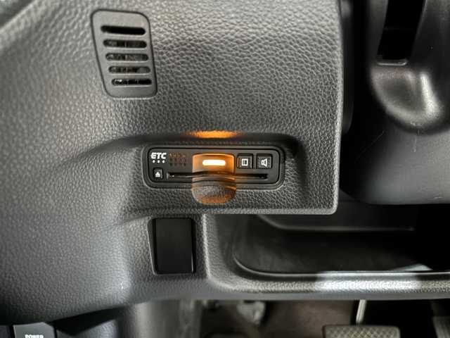 ホンダ Ｎ ＢＯＸ カスタム G L ホンダセンシング 大阪府 2018(平30)年 5.5万km クリスタルブラックパール 社外ナビ/（フルセグ／ＢＴ／ＣＤ／ＤＶＤ）/バックカメラ/レーダークルーズコントロール/衝突軽減/盗難防止装置/横滑り防止装置/レーンキープアシスト/両側パワスラ/ベンチシート/サンシェード/純正１４インチＡＷ/ドラレコ/ＥＴＣ