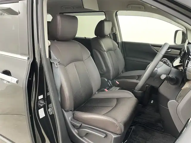 日産 エルグランド 250ハイウェイスターS 岡山県 2022(令4)年 3.8万km 黒 純正10インチナビ/（CD/DVD/BT/TV）/純正12.1インチ後席モニター/全方位カメラ/両側パワースライドドア/電動リアゲート/衝突軽減ブレーキ/レーンアシスト/ブラインドスポットモニター/オートハイビーム/LEDヘッドライト/フォグランプ/ビルトインETC