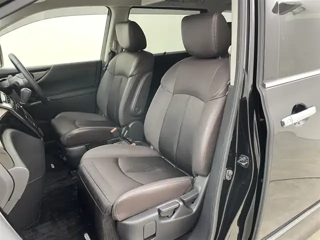 日産 エルグランド 250ハイウェイスターS 岡山県 2022(令4)年 3.8万km 黒 純正10インチナビ/（CD/DVD/BT/TV）/純正12.1インチ後席モニター/全方位カメラ/両側パワースライドドア/電動リアゲート/衝突軽減ブレーキ/レーンアシスト/ブラインドスポットモニター/オートハイビーム/LEDヘッドライト/フォグランプ/ビルトインETC