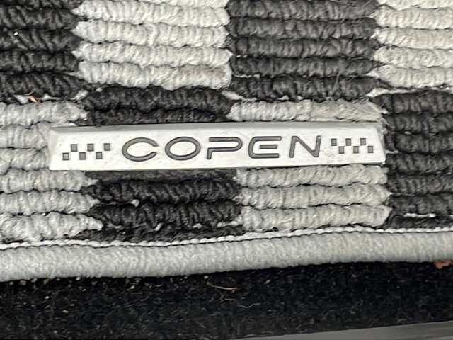 ダイハツ コペン ローブ 千葉県 2014(平26)年 7.3万km リキッドシルバーM 純正ナビ/ＣＤ、ＳＤ、ＵＳＢ/ワンセグＴＶ/ＥＴＣ/バックカメラ/衝突被害軽減ブレーキ/純正フロアマット/前席シートヒーター/ＭＴモード付ＡＴ/スマートキー/プッシュスタート/保証書、取扱説明書