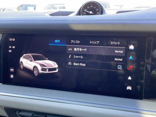 ポルシェ ポルシェ カイエン クーペ 東京都 2024(令6)年 1.2万km グレー 車体色　M9A　クレヨン/スポーツクロノ/新車時保証書　整備記録簿　取扱説明書/ブレーキアシスト/レーンキープアシスト/レーンチェンジアシスト/アダプティブクルーズコントロール/純正ナビ/BT/USB/AppleCarplay/360度カメラ　ETC【2.0】/ドライブレコーダー【前後】/パノラマルーフ【開かない】/レザーシート/シートヒーター/ベンチレーター/フロントメモリー付パワーシート/アクティブサスペンション/スマートキー/LEDヘッドライト/オートライト/パドルシフト付皮巻きハンドル/純正２０インチアルミ