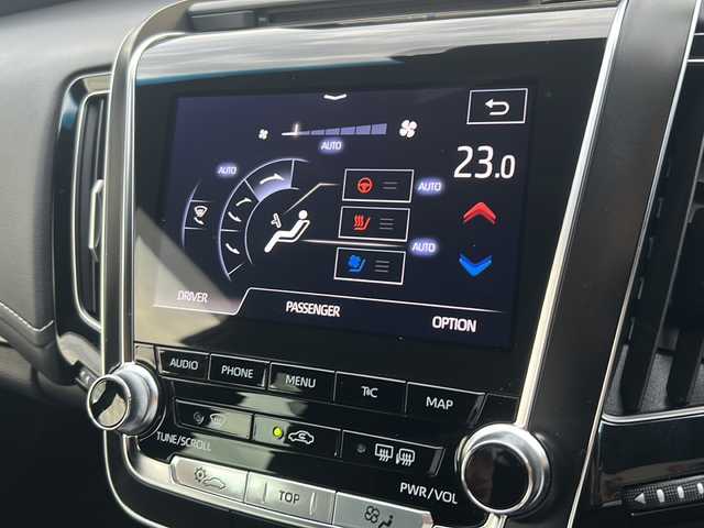 トヨタ クラウン ハイブリッド RS アドバンス 大阪府 2018(平30)年 4.9万km ブラック 純正ナビ（フルセグTV/Bluetooth/DVD）/バックカメラ/レーダークルーズコントロール/ヘッドアップディスプレイ/ブラインドスポットモニター/ETC2.0/前席パワーシート（運転席のみシートメモリー付）/ブレーキホールド機能/電動リヤサンシェード/オートライト/プッシュスタート/パドルシフト/純正18インチアルミホイール