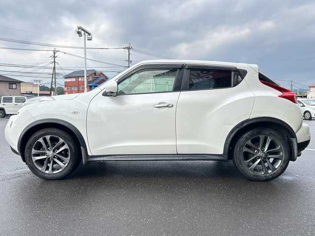 日産 ジューク 15RX アーバンセレクション 鹿児島県 2014(平26)年 12.6万km パール 純正ナビ/　　CD/DVD/BT/フルセグ/バックカメラ/オートライト/純正17インチアルミホイール/ステアリングスイッチ/アイドリングストップ/スマートキー/ETC