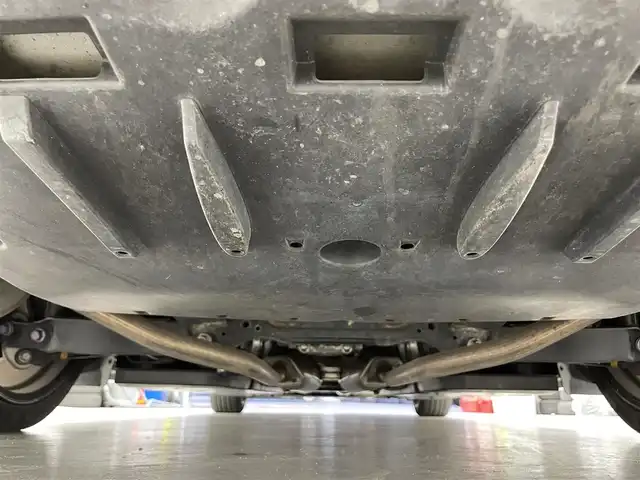 トヨタ クラウン ハイブリッド RS 滋賀県 2019(令1)年 4.4万km ホワイトパールクリスタルシャイン 純正ナビ/【CD/DVD/USB/Bluetooth/フルセグTV】/バックカメラ/ビルトインETC/ドライブレコーダー/トヨタセーフティセンス/・レーントレーシングアシスト/・レーダークルーズコントロール/・プリクラッシュセーフティ/・ロードサインアシスト/・先行車発進告知機能/パワーシート/シートヒーター/ステアリングヒーター/3眼LEDヘッドライト/フォグランプ/オートライト/ダウンサス/プッシュスタート/スマートキー