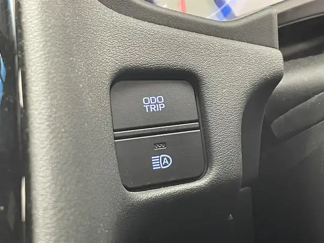 トヨタ クラウン ハイブリッド RS 滋賀県 2019(令1)年 4.4万km ホワイトパールクリスタルシャイン 純正ナビ/【CD/DVD/USB/Bluetooth/フルセグTV】/バックカメラ/ビルトインETC/ドライブレコーダー/トヨタセーフティセンス/・レーントレーシングアシスト/・レーダークルーズコントロール/・プリクラッシュセーフティ/・ロードサインアシスト/・先行車発進告知機能/パワーシート/シートヒーター/ステアリングヒーター/3眼LEDヘッドライト/フォグランプ/オートライト/ダウンサス/プッシュスタート/スマートキー