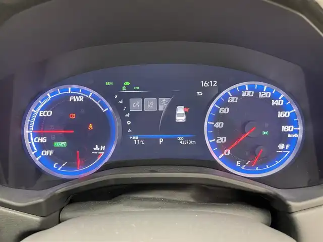 トヨタ クラウン ハイブリッド RS 滋賀県 2019(令1)年 4.4万km ホワイトパールクリスタルシャイン 純正ナビ/【CD/DVD/USB/Bluetooth/フルセグTV】/バックカメラ/ビルトインETC/ドライブレコーダー/トヨタセーフティセンス/・レーントレーシングアシスト/・レーダークルーズコントロール/・プリクラッシュセーフティ/・ロードサインアシスト/・先行車発進告知機能/パワーシート/シートヒーター/ステアリングヒーター/3眼LEDヘッドライト/フォグランプ/オートライト/ダウンサス/プッシュスタート/スマートキー