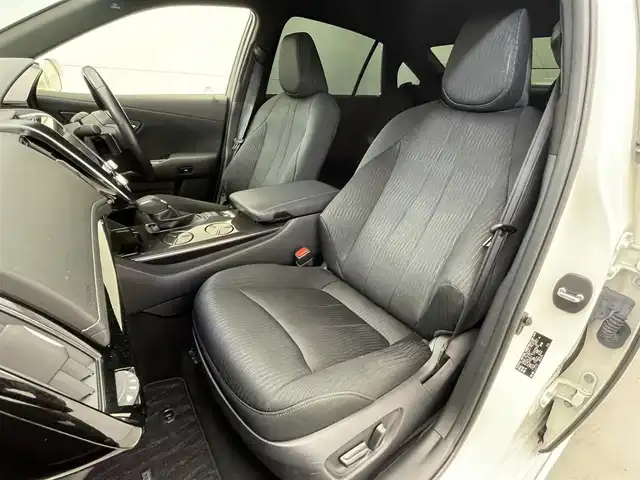 トヨタ クラウン ハイブリッド RS 滋賀県 2019(令1)年 4.4万km ホワイトパールクリスタルシャイン 純正ナビ/【CD/DVD/USB/Bluetooth/フルセグTV】/バックカメラ/ビルトインETC/ドライブレコーダー/トヨタセーフティセンス/・レーントレーシングアシスト/・レーダークルーズコントロール/・プリクラッシュセーフティ/・ロードサインアシスト/・先行車発進告知機能/パワーシート/シートヒーター/ステアリングヒーター/3眼LEDヘッドライト/フォグランプ/オートライト/ダウンサス/プッシュスタート/スマートキー