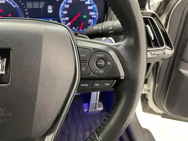 トヨタ クラウン ハイブリッド RS 滋賀県 2019(令1)年 4.4万km ホワイトパールクリスタルシャイン 純正ナビ/【CD/DVD/USB/Bluetooth/フルセグTV】/バックカメラ/ビルトインETC/ドライブレコーダー/トヨタセーフティセンス/・レーントレーシングアシスト/・レーダークルーズコントロール/・プリクラッシュセーフティ/・ロードサインアシスト/・先行車発進告知機能/パワーシート/シートヒーター/ステアリングヒーター/3眼LEDヘッドライト/フォグランプ/オートライト/ダウンサス/プッシュスタート/スマートキー
