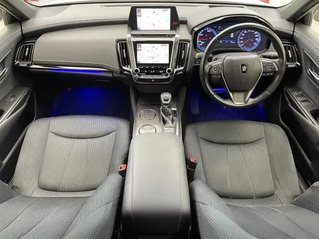 トヨタ クラウン ハイブリッド RS 滋賀県 2019(令1)年 4.4万km ホワイトパールクリスタルシャイン 純正ナビ/【CD/DVD/USB/Bluetooth/フルセグTV】/バックカメラ/ビルトインETC/ドライブレコーダー/トヨタセーフティセンス/・レーントレーシングアシスト/・レーダークルーズコントロール/・プリクラッシュセーフティ/・ロードサインアシスト/・先行車発進告知機能/パワーシート/シートヒーター/ステアリングヒーター/3眼LEDヘッドライト/フォグランプ/オートライト/ダウンサス/プッシュスタート/スマートキー