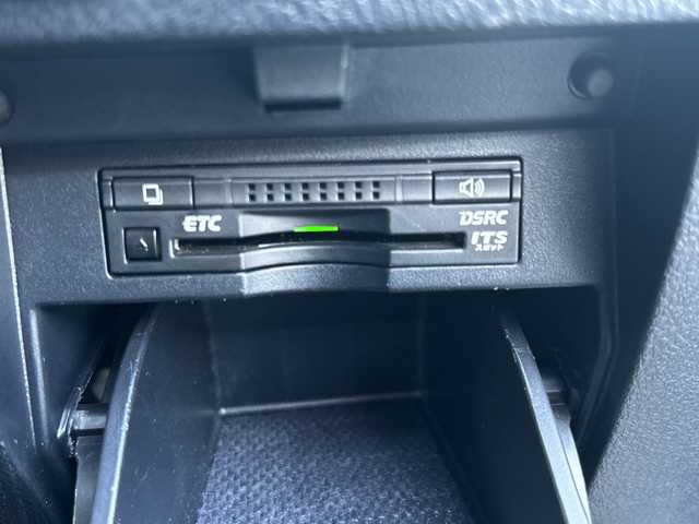 トヨタ ヴェルファイア Z Gエディション 大阪府 2016(平28)年 5.6万km ブラック １０インチナビ（フルセグ/Bluetooth)/フルモデリスタ　/後席モニター　/両側パワスラ/衝突被害軽減システム　/レーンキープアシスト　/横滑り防止装置　/オートマチックハイビーム　/バックカメラ　/パワーシート　/ハーフレザー　/純正アルミホイール/純正フロアマット/純正LEDライト/ビルトインETC/ドライブレコーダー/スペアキー1本